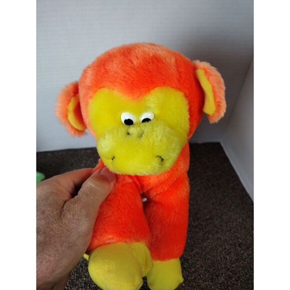 2- Dole Bananimals Orange Banachimp Plush & Green Tucan Vintage 80s Stuffed Toy - Picture 12 of 14